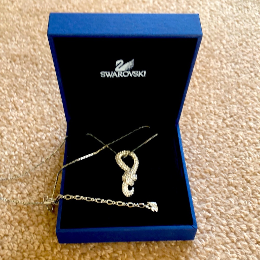 Swarovski knot necklace
